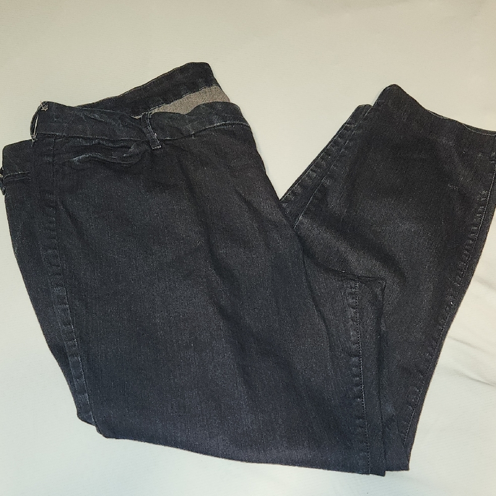 Old Navy Women's Black Straight Leg Jeans